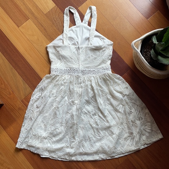 Francesca’s White Lace Halter Style Mini Dress, size small - Picture 4 of 6